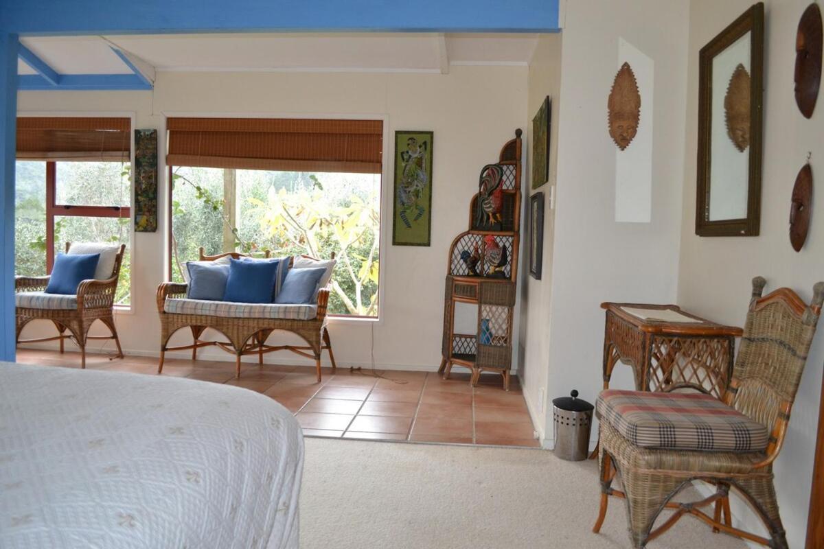 Great Barrier Oasis Lodge Tryphena Exterior foto